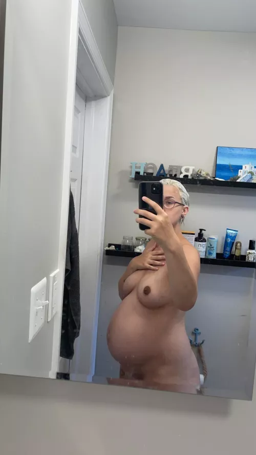 Damn 32 weeks by lunastarlover_8012