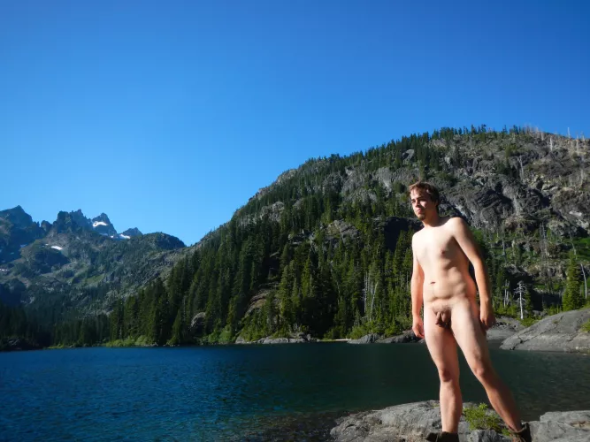 Enjoying a mountain lake by CascadesNaturist