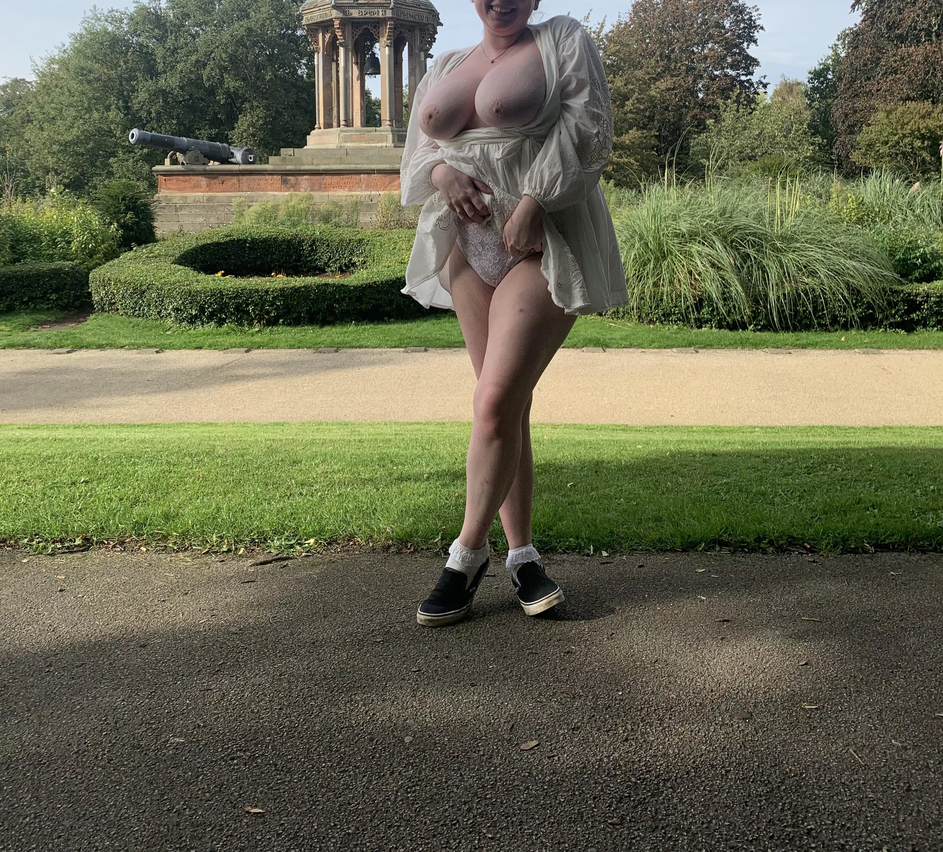 Exploring the city 😇 posted by _Fruit_Brat