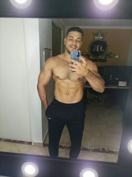 Hey, today I'm coming out to one of my best friends, wish me luck! by lukkasXXX