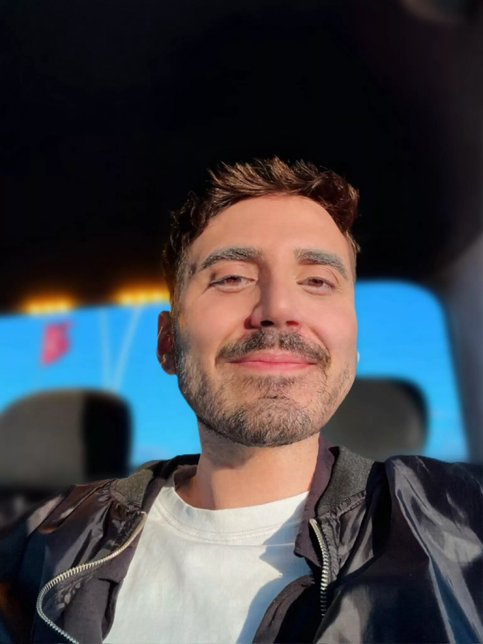 Hey, today I'm coming out to one of my best friends, wish me luck! posted by 2mtalldude