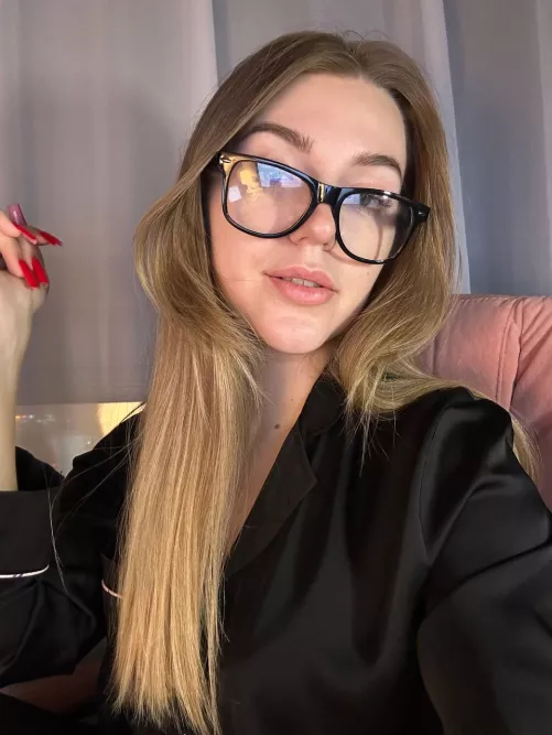 I can be your strict and sexy teacher by strungdelorme