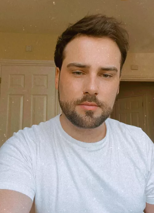 Need a gaming buddy/someone to carry me in Overwatch 😌 by Chir0n_28