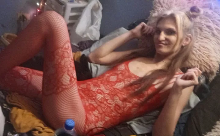 Sexy in Redd posted by Acrobatic-Common-659