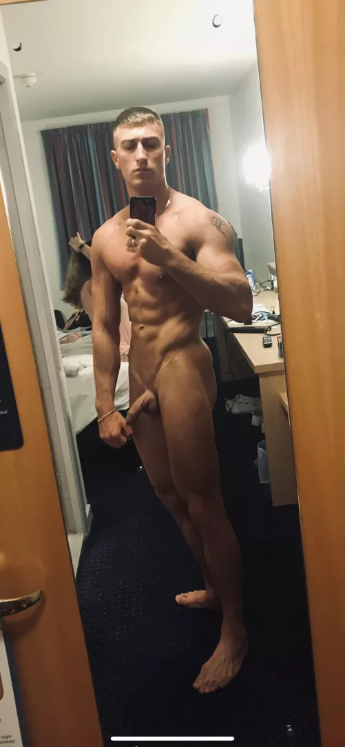 Short hair. No beard by King_MonkeyZ