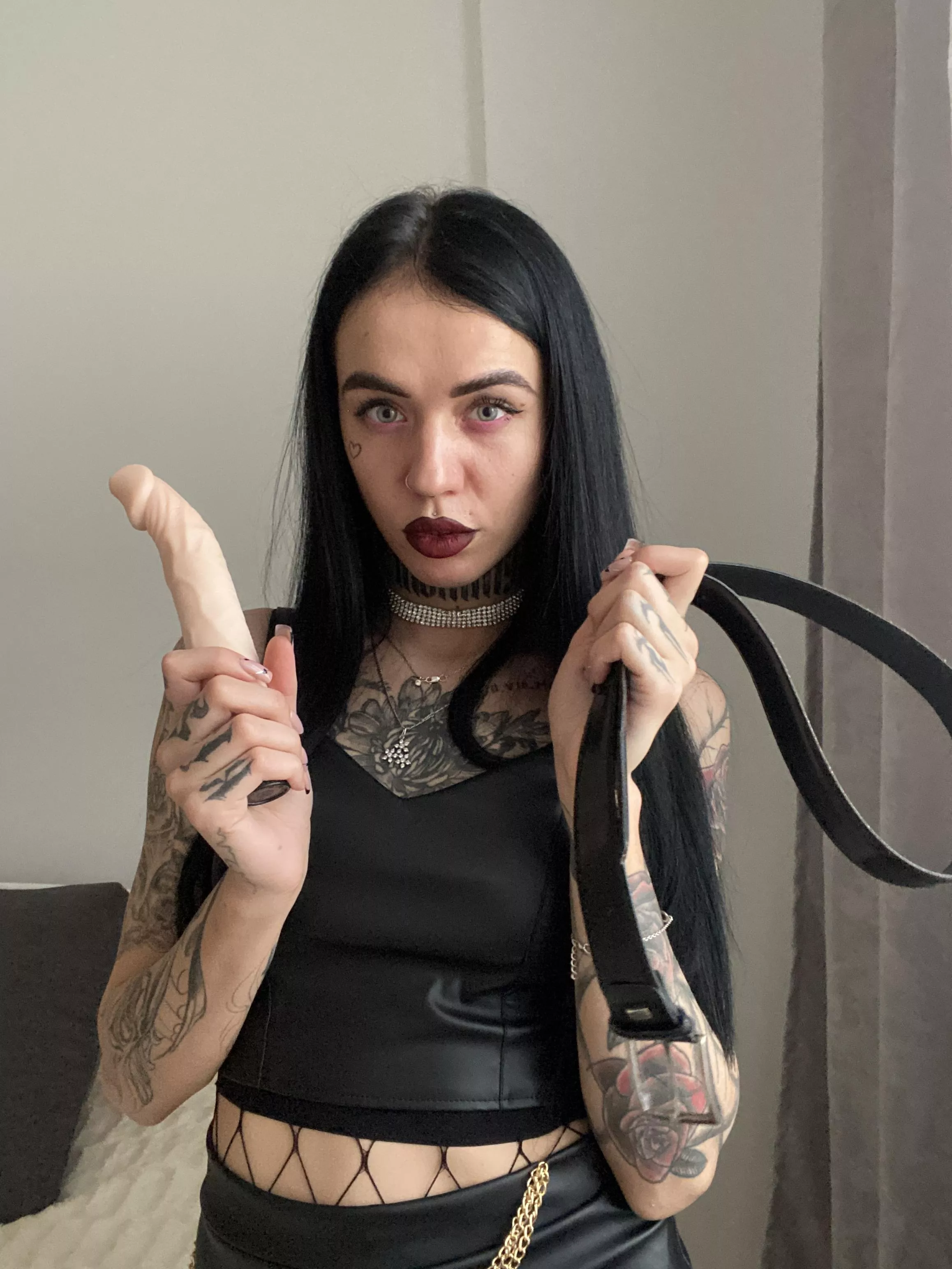 5 slaps or 5 minutes of demolishing pegging? posted by historicalducking