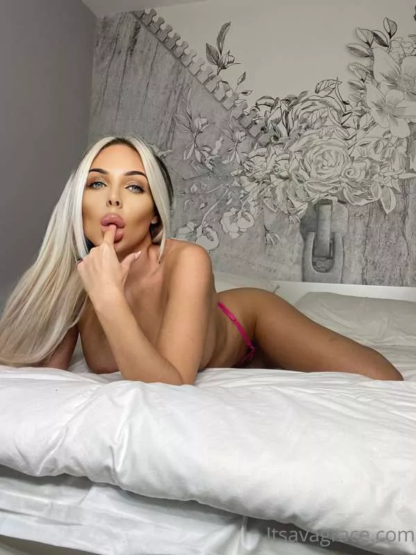 am i able to make you horny posted by avagracelove