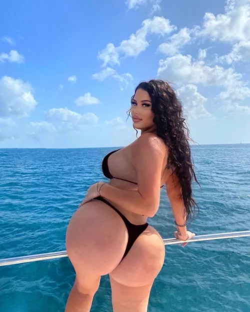 Another big ass 🍑 by Donnadie-PartIII