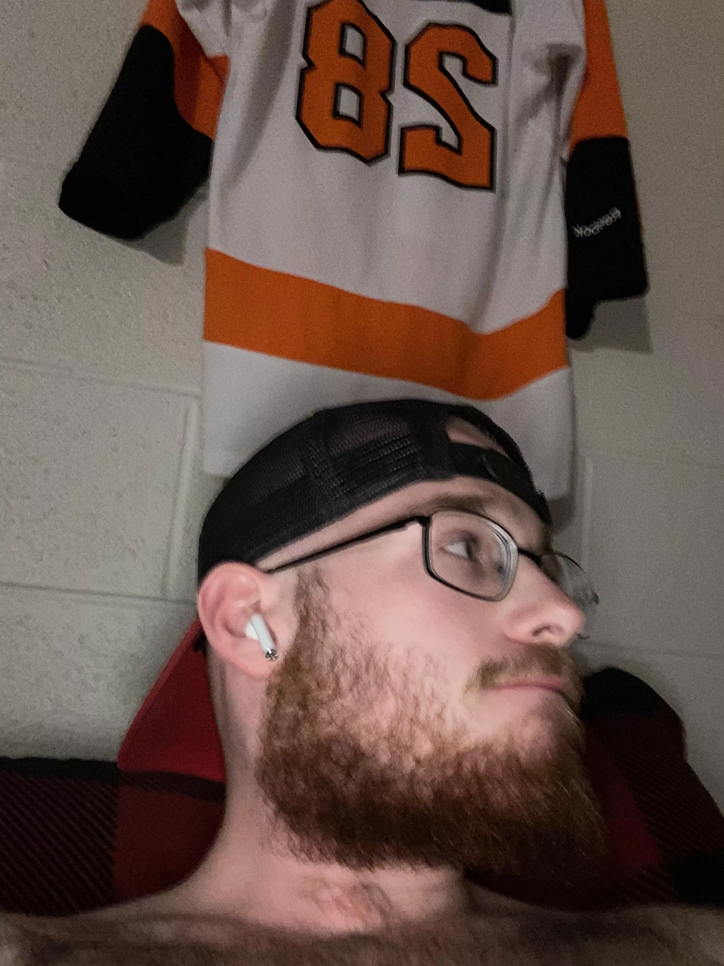 Any dudes wanna hangout posted by Hairybro2004