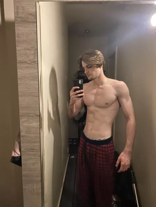 Anyone prefer skinny muscled? by Budget_Valuable_5383