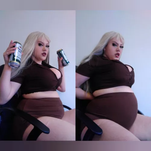 Begging for someone to play with my sloshy belly by elea-goddess