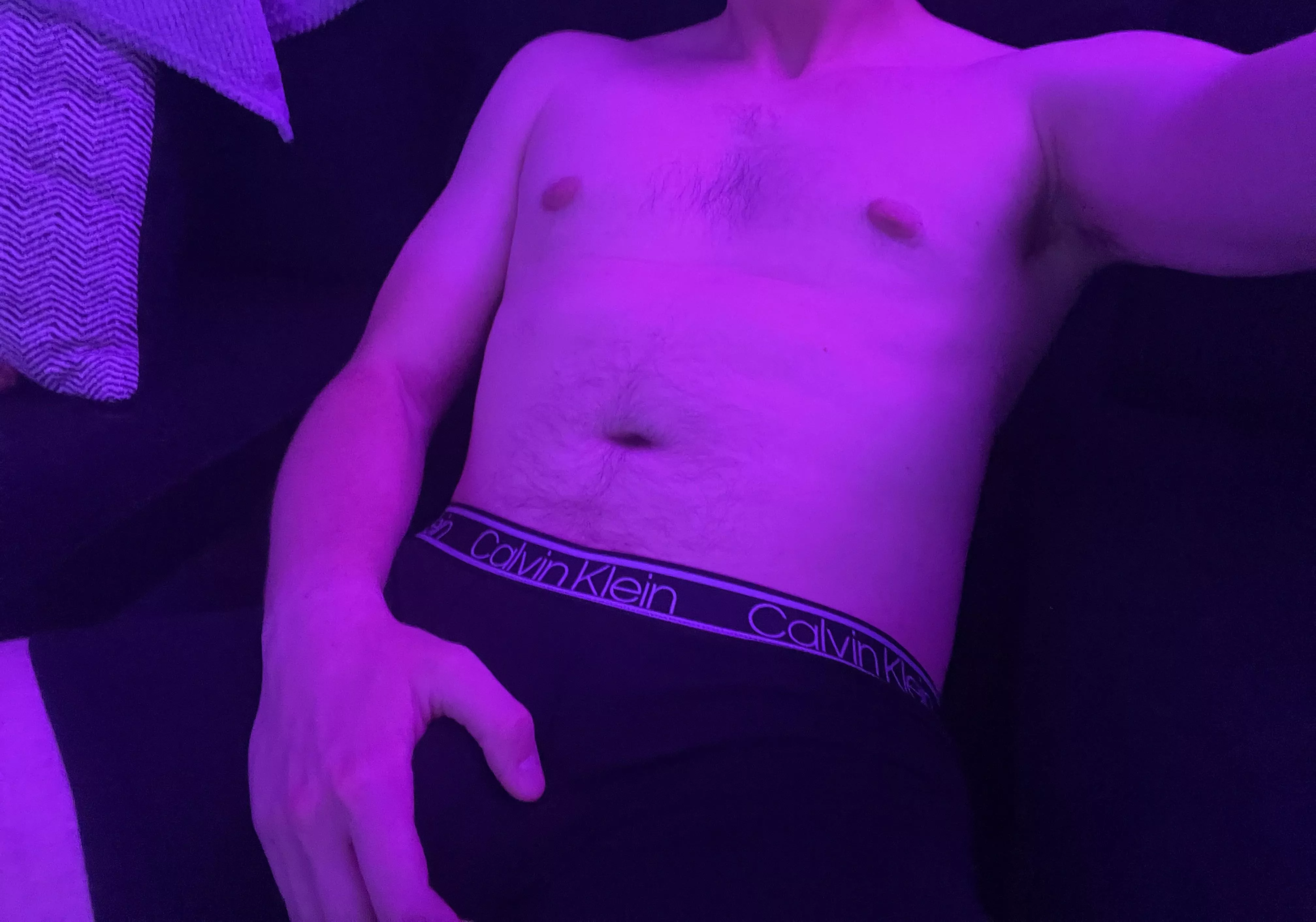 bi jock relaxing on a Friday night… posted by jlush221
