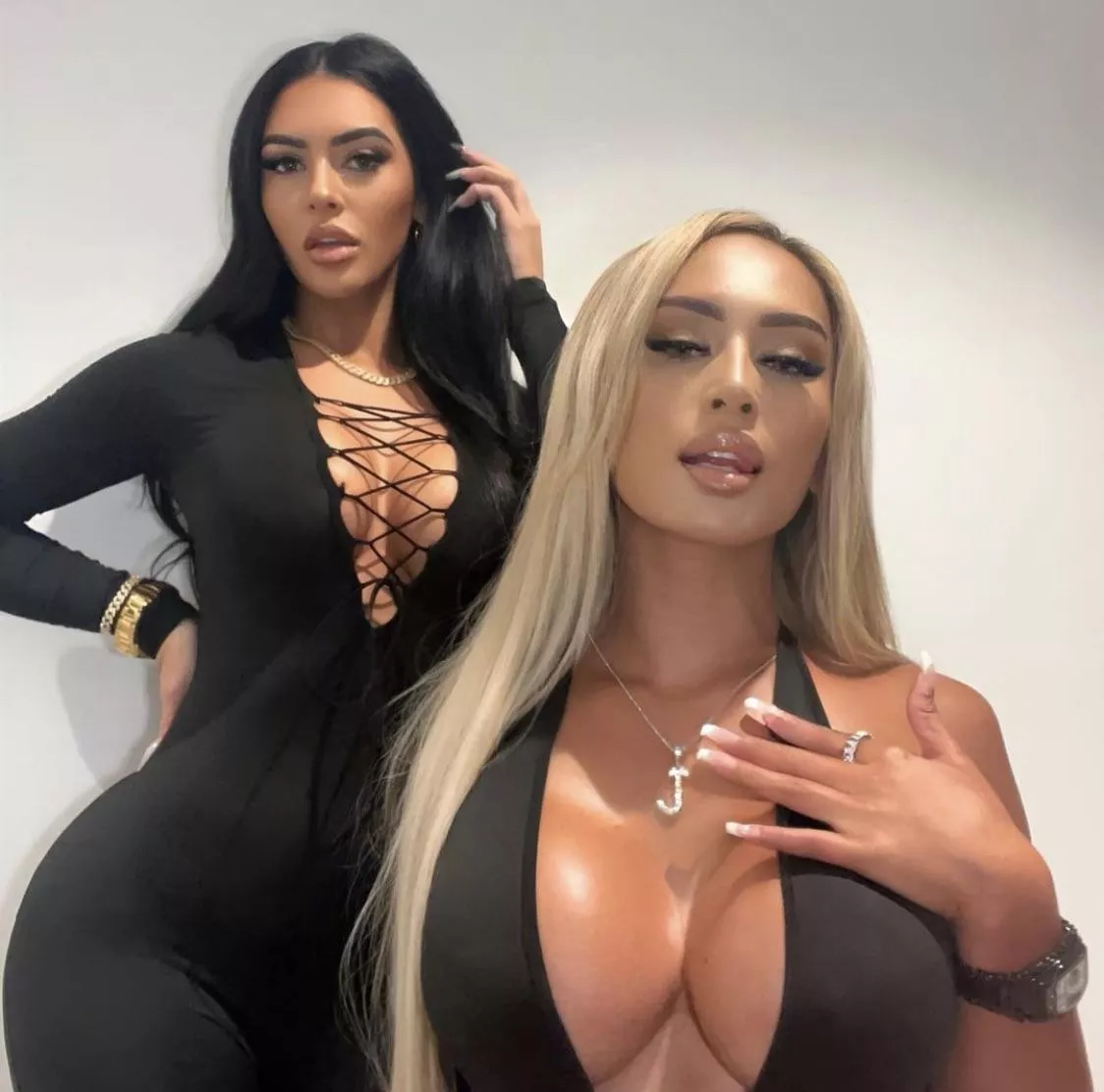 Black or Blonde? posted by Content10outof10