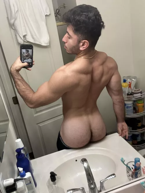 Butt pics before the gym by PersianMasterReddit