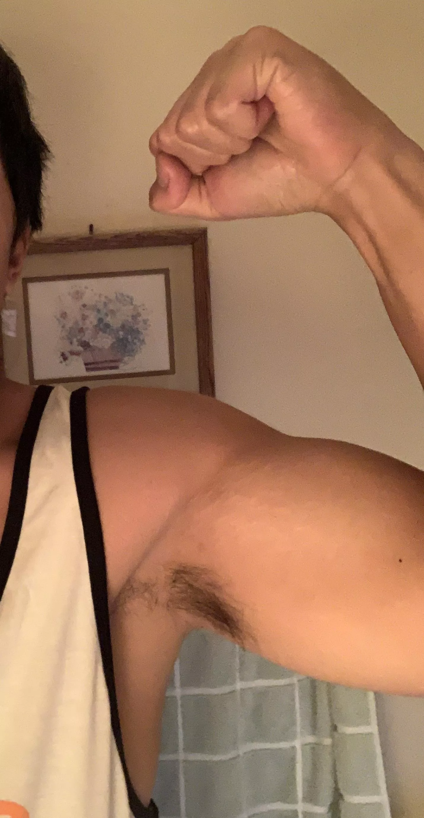 Catch a whiff of these skater pits 💪🏻😜 posted by HCLoads