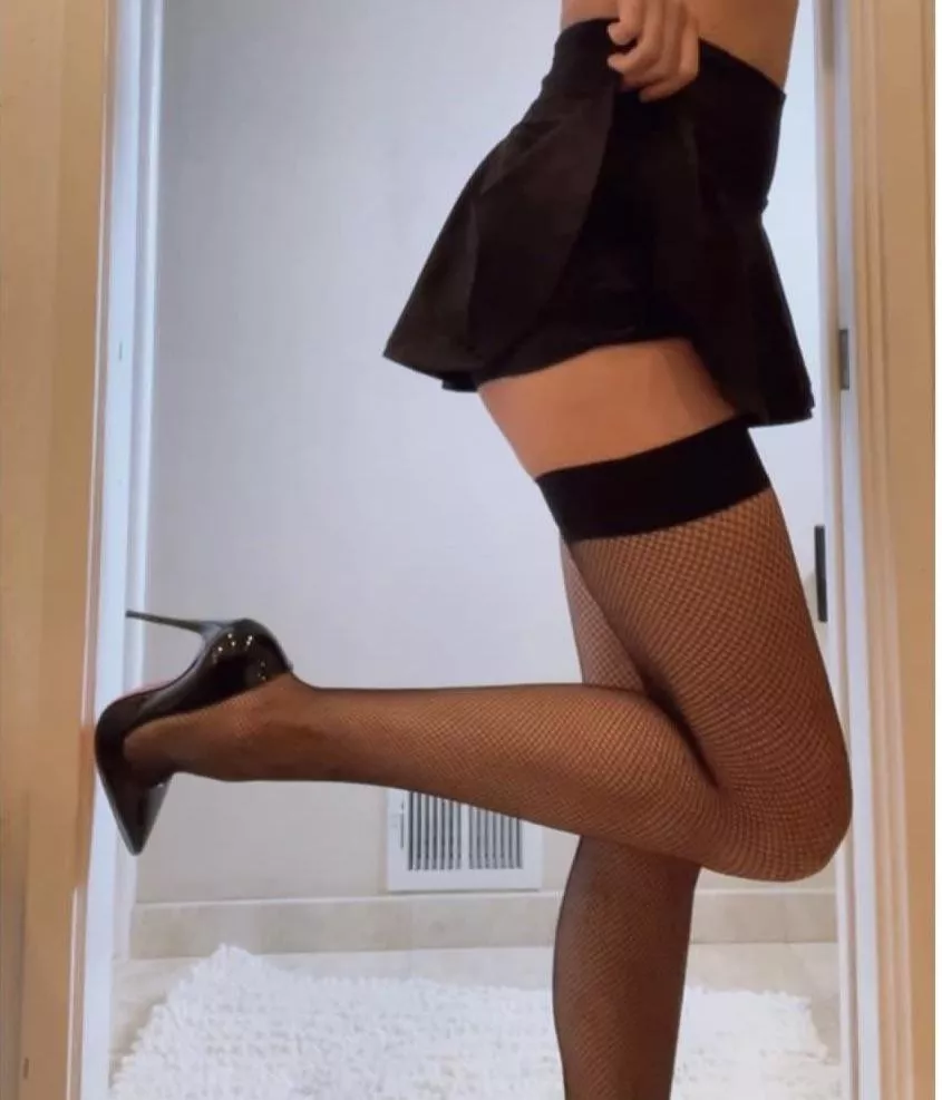 Follow me @swet_elin posted by Historica777