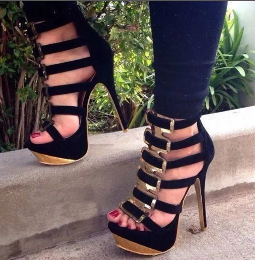 Friday Heels posted by GdinutPTY
