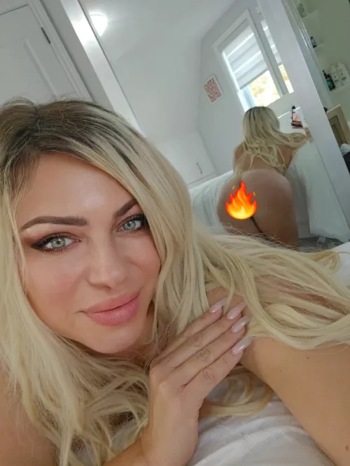 getting ready with a smile on my face by NoCrabz