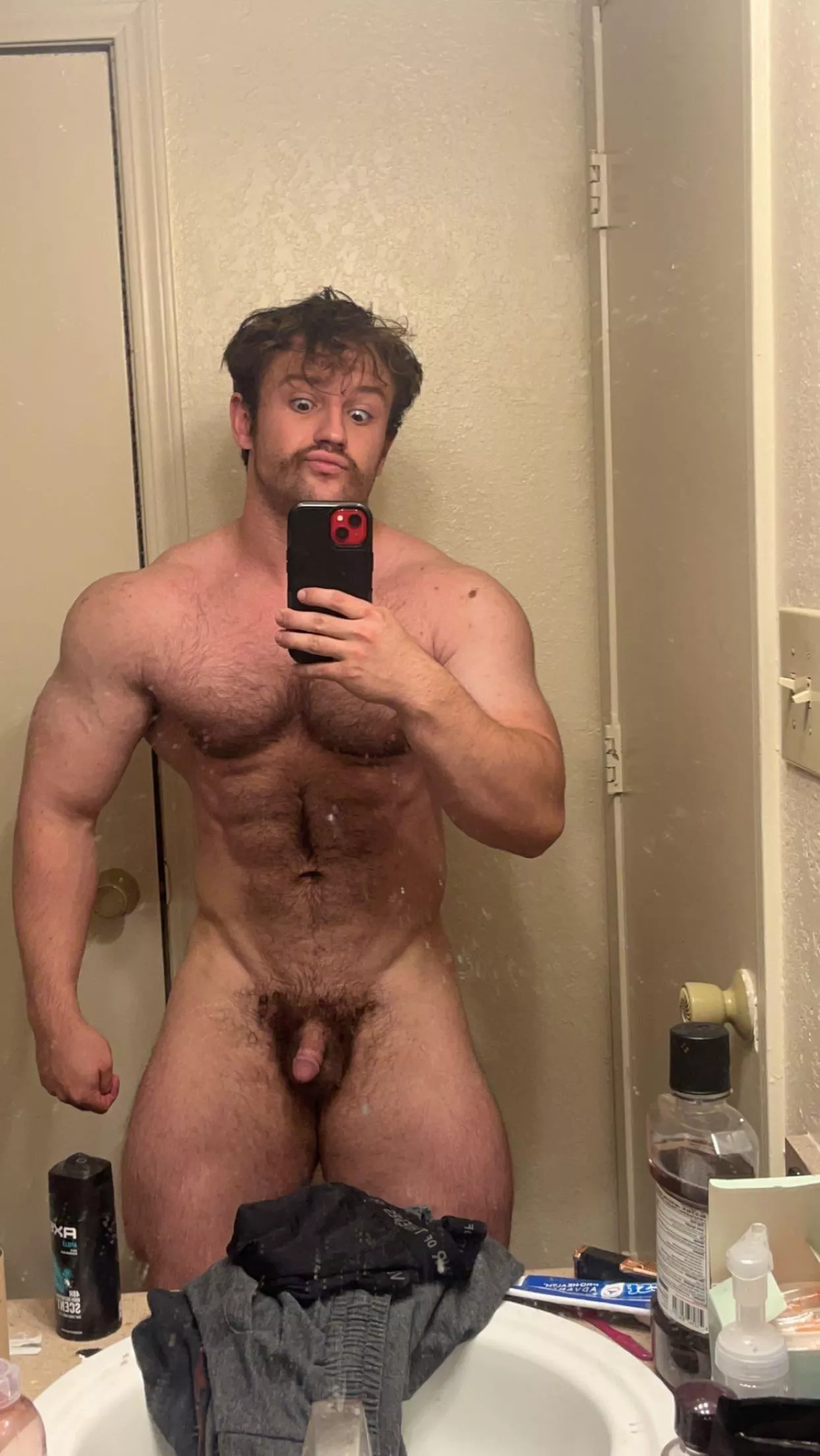Hairy and pumped up posted by Musclestud101