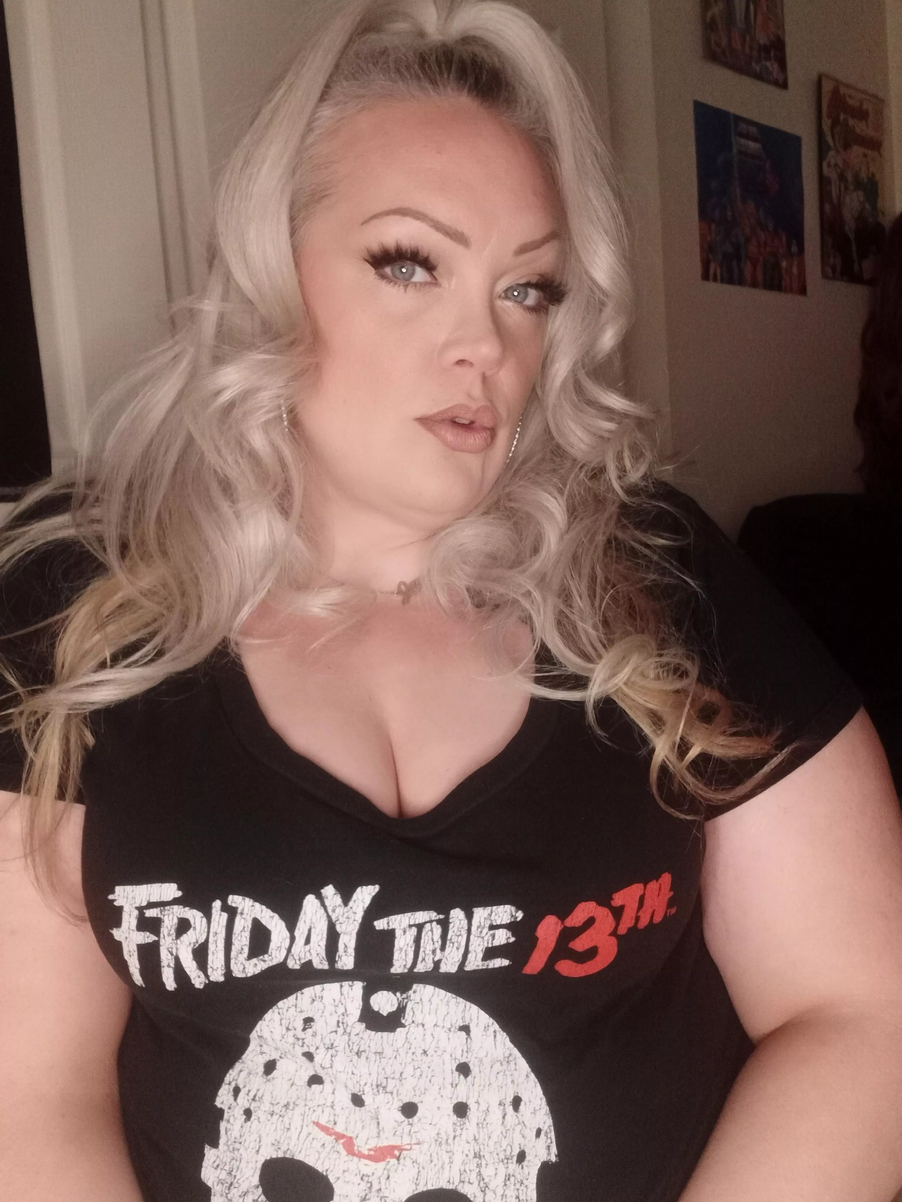 Happy Friday the 13th! 🔪💋 posted by curvybarbietoo