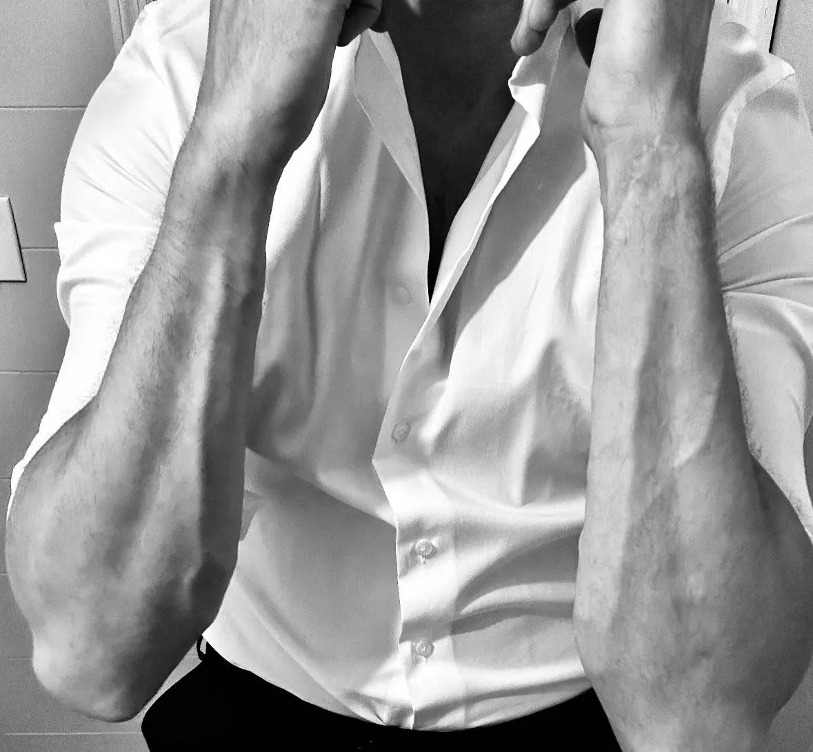 It’s Friday! Let me hug you :) posted by cozylongsleeves