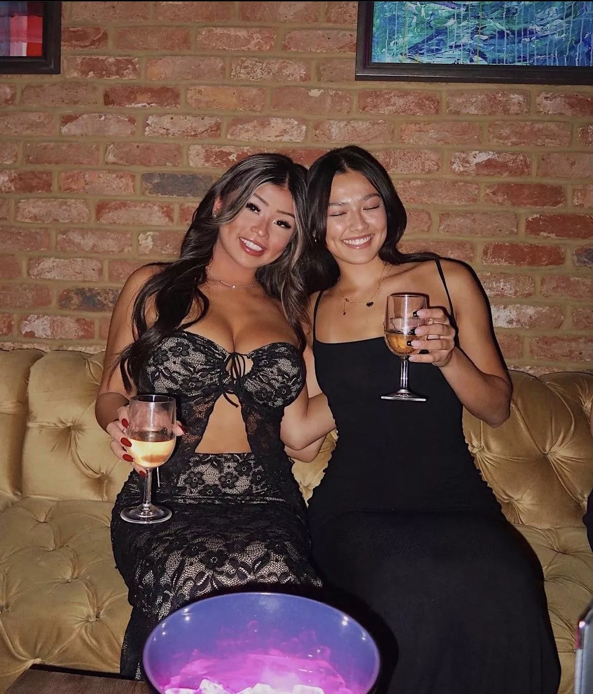 Left or right? posted by SixTeaNine69