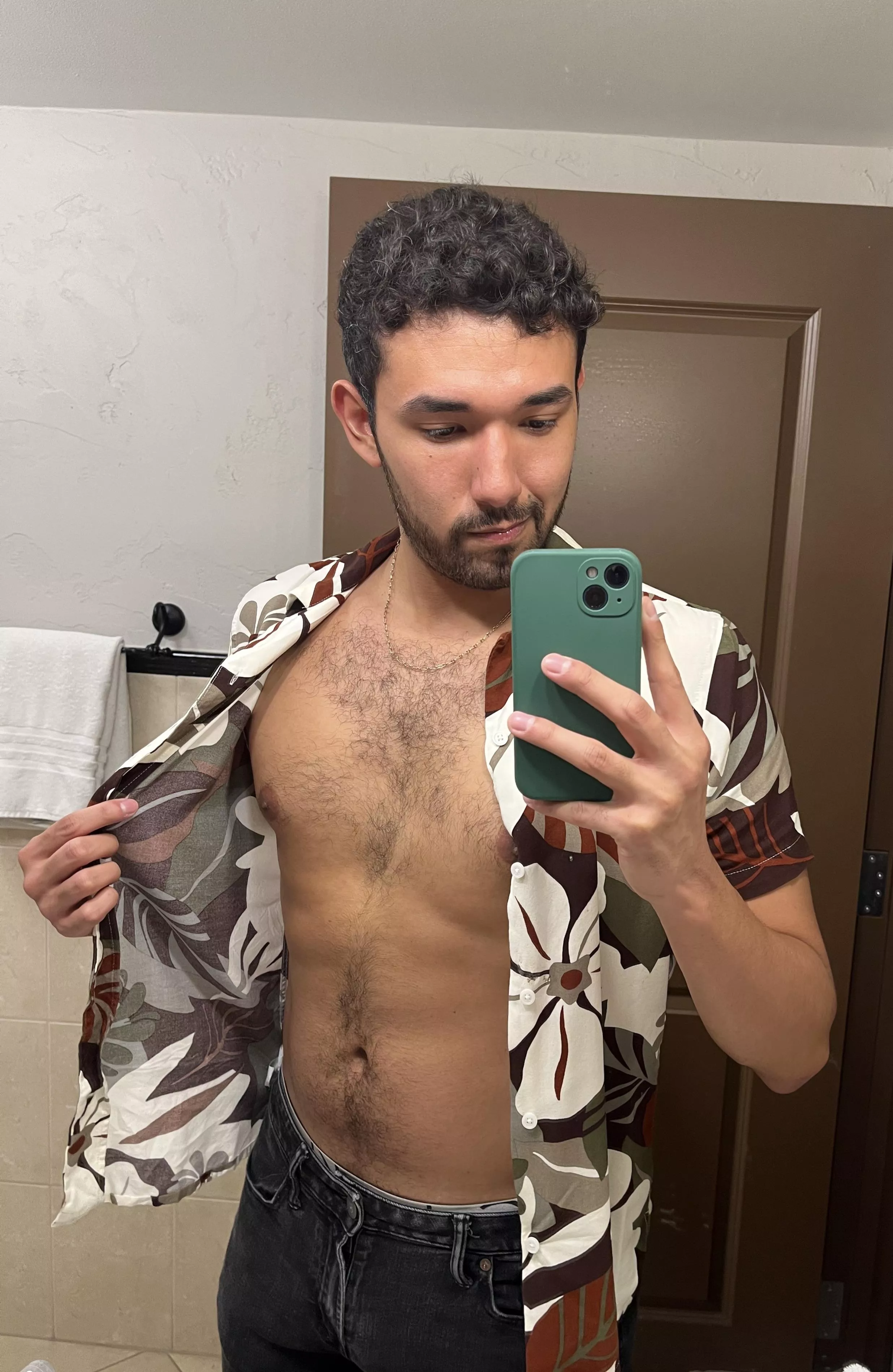 Looking and Feeling Great 😌 posted by Hekairen