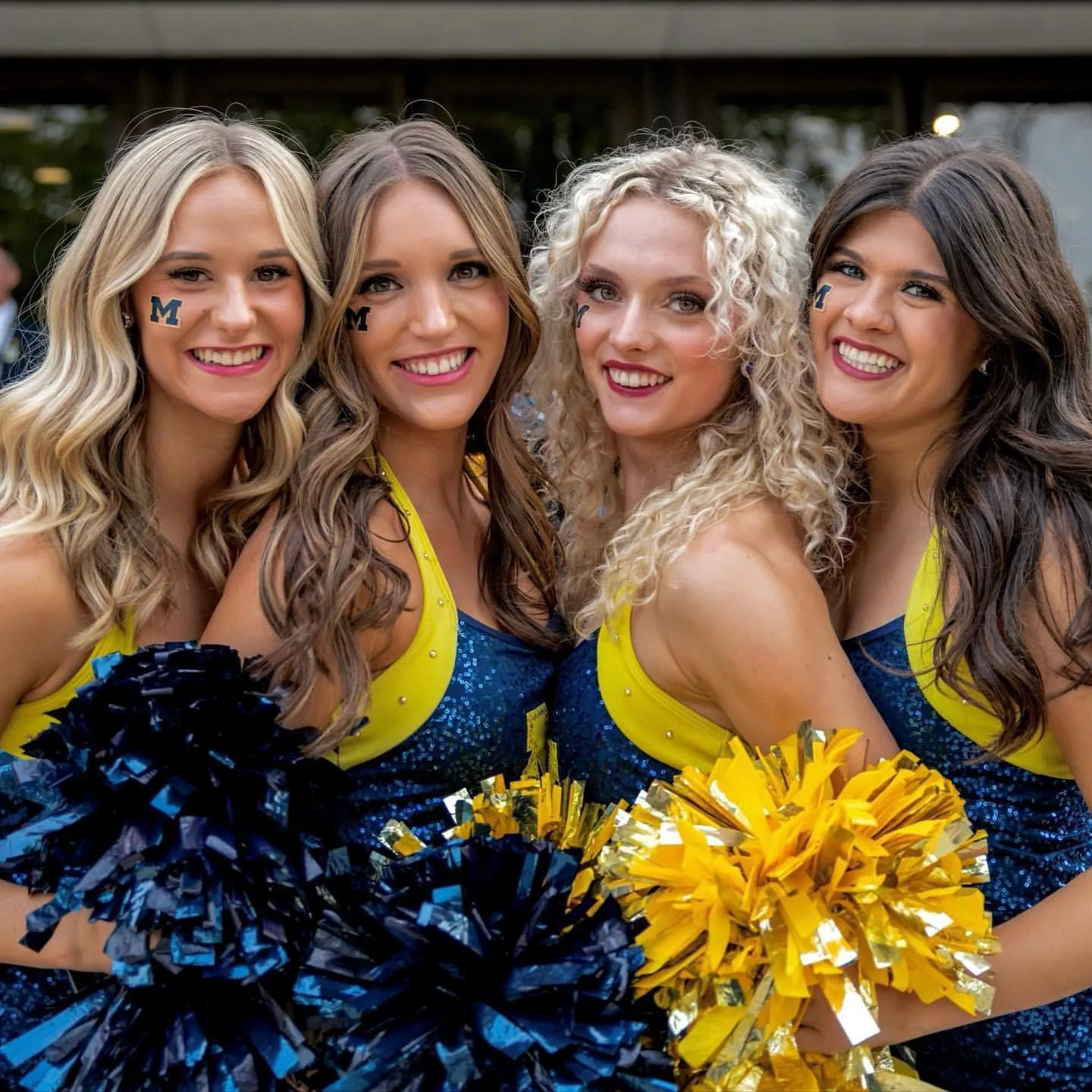 Michigan cheerleaders [4] posted by HonestRunner
