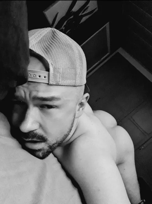 My Bf send me this… felt it is too hot not to share. What would you do if you walked in om him like that? 🥵 by R-Ippolito