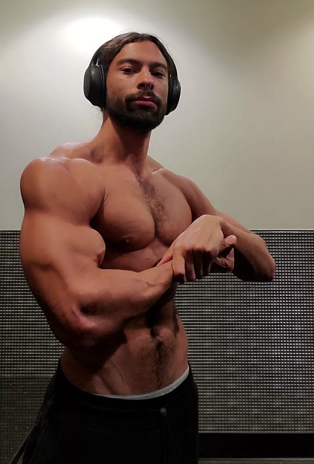 Raising hell at planet fitness 😈 posted by Guava_juiceee