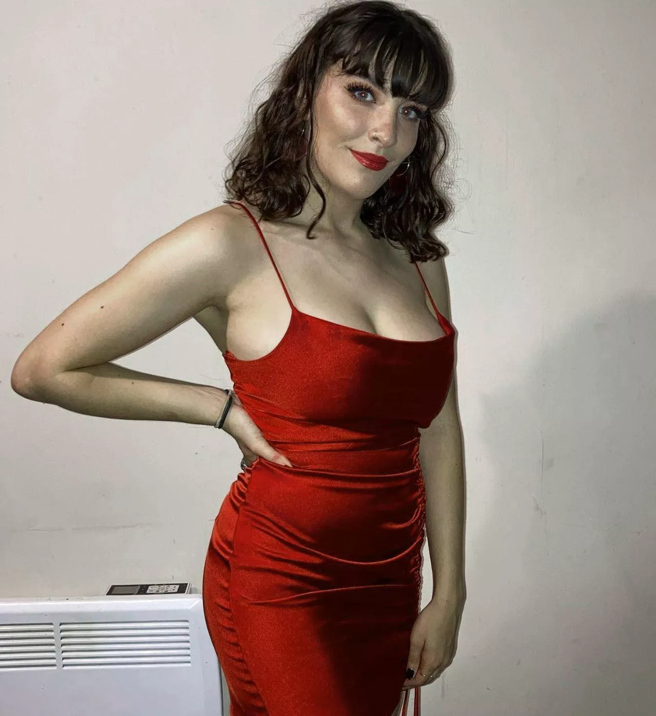 Red Dress posted by wanker436