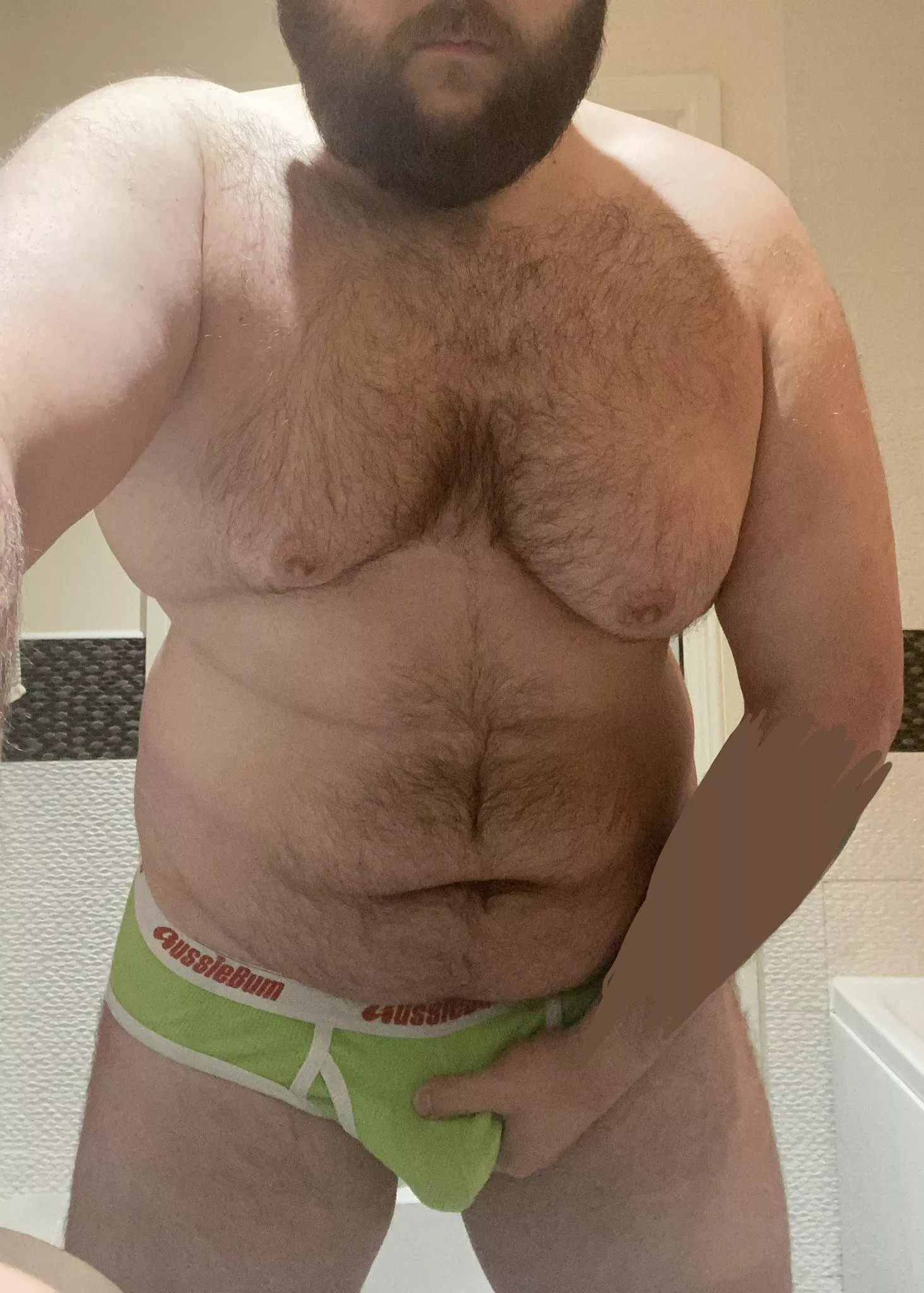 (28) on your knees lad... posted by mids_bearxxx