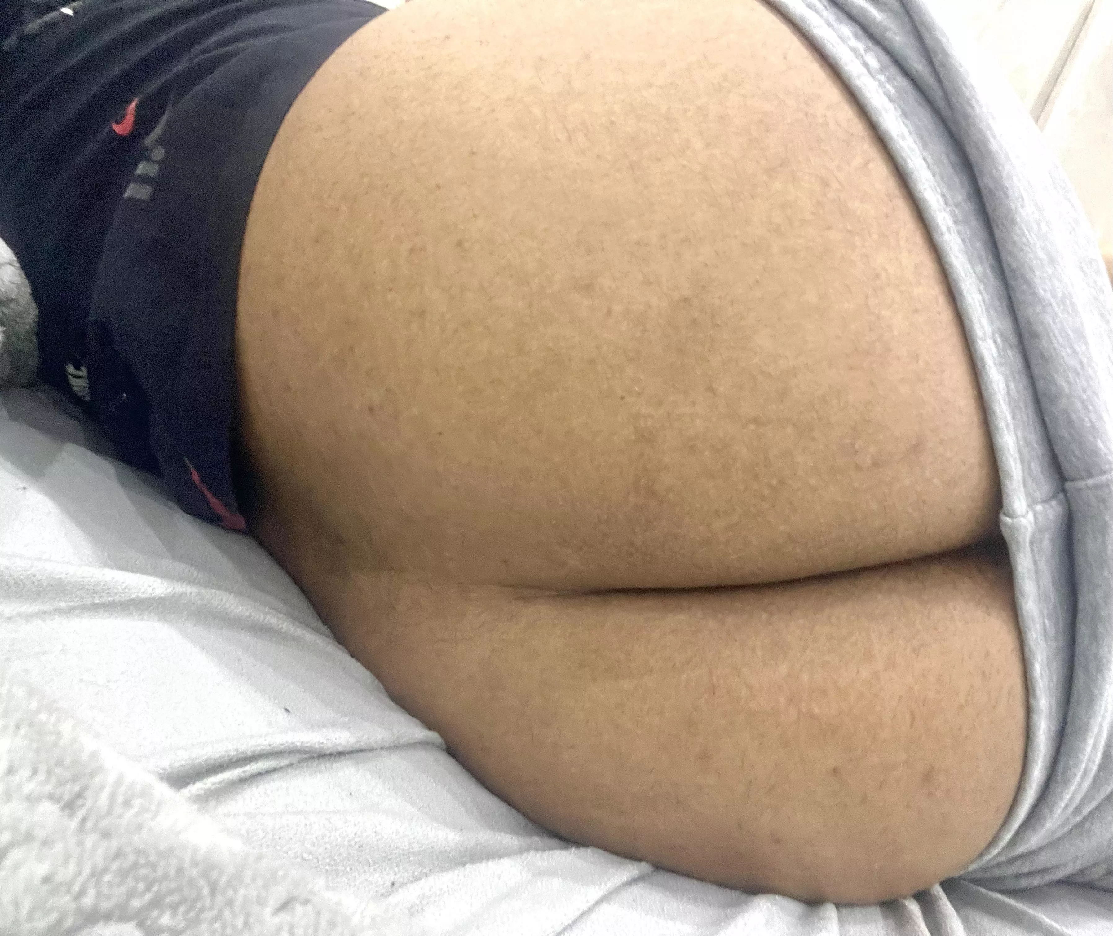 Anyone interested in eating my ass out 😏 posted by give-me-_-a-break