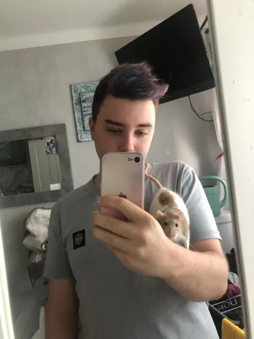 Bored open to chat maybe some league of legends eune latter by SkyGrey