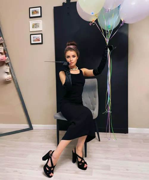 Can I be your secretary? by Aggravating_Shirt_63