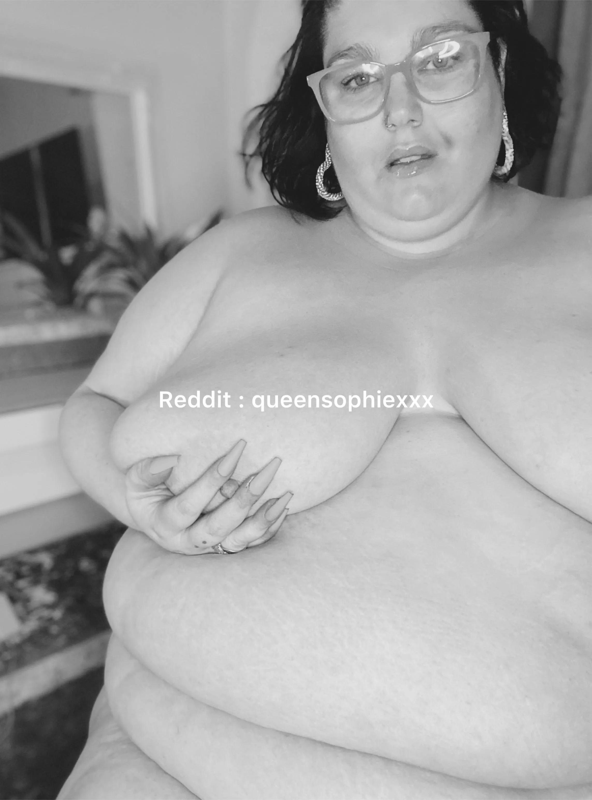 Can I get a “well done” for not deleting my account? I just deleted the app until I felt better🥹 I’m baaaaack🩷 posted by queensophiexxx