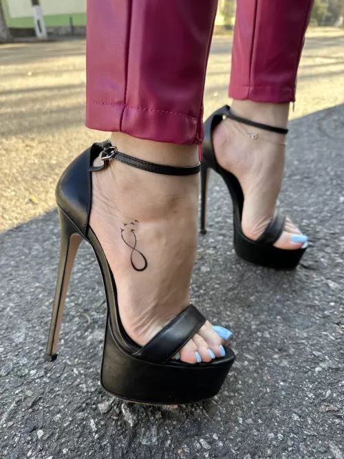 Classic leather heels 😊 Platform heels are my passion 😍 by missheels07