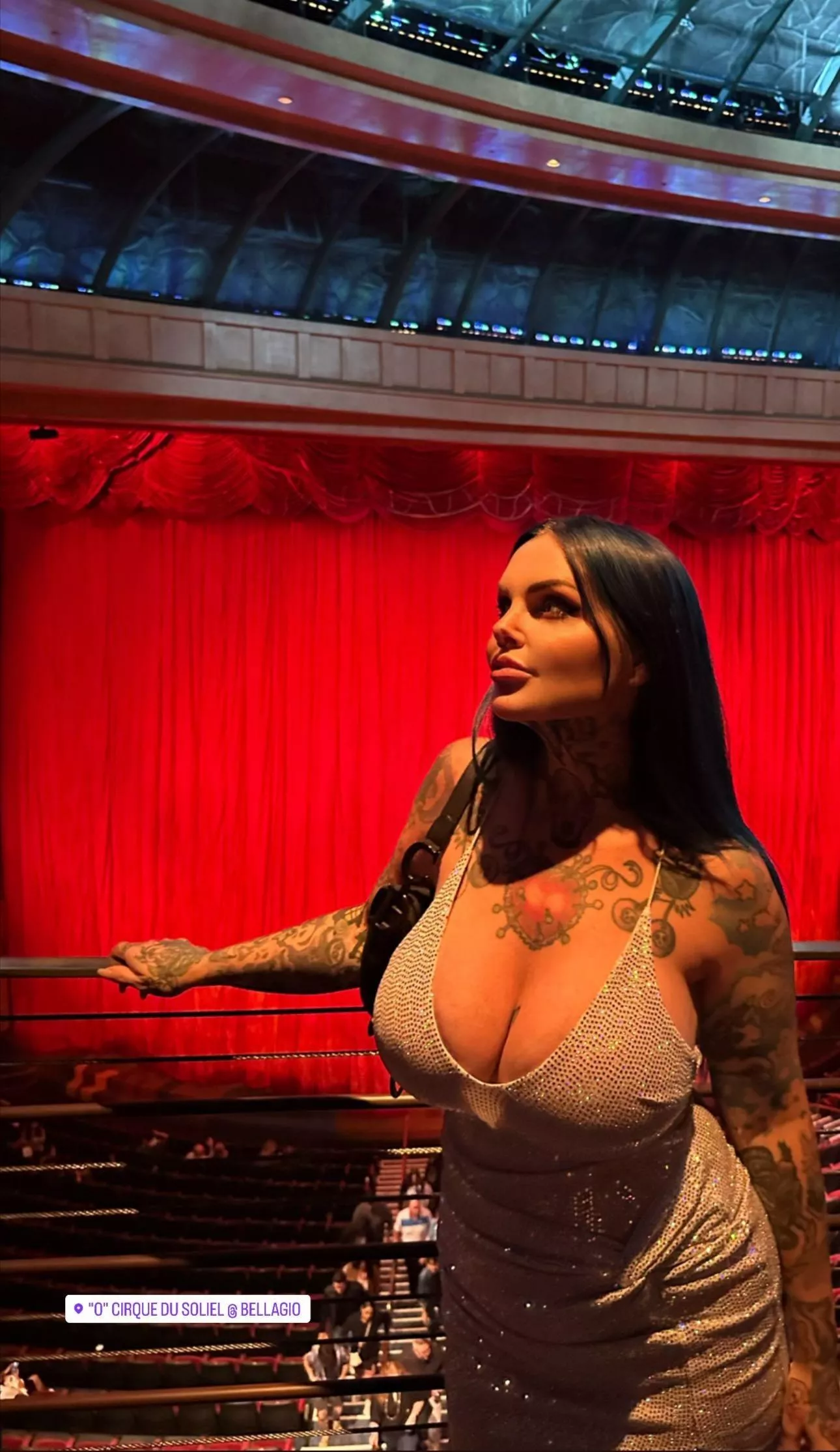 Cleavage with a view posted by ElsaJeanIsAGoddess