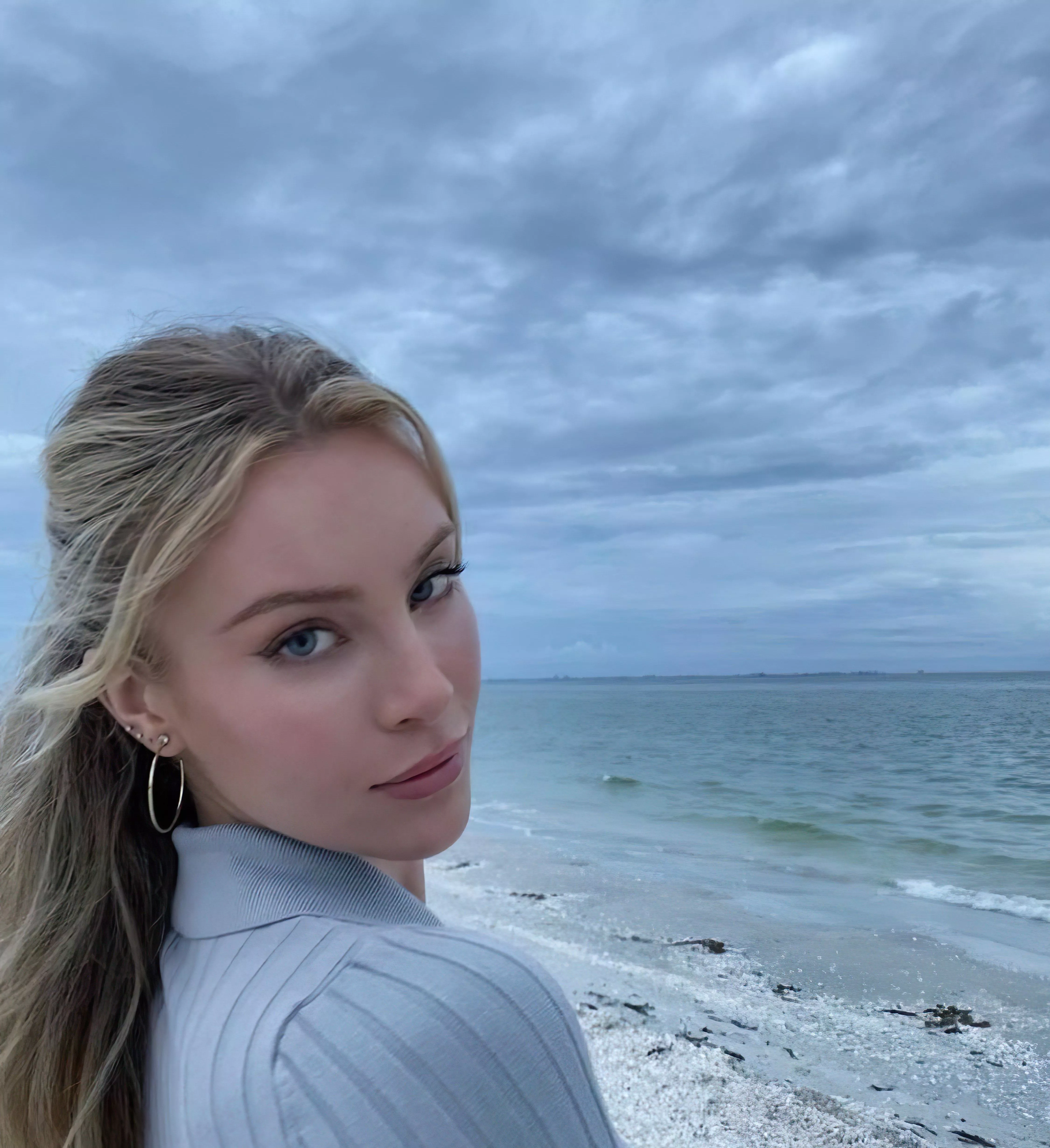 Daisy posted by cashmere1977-2