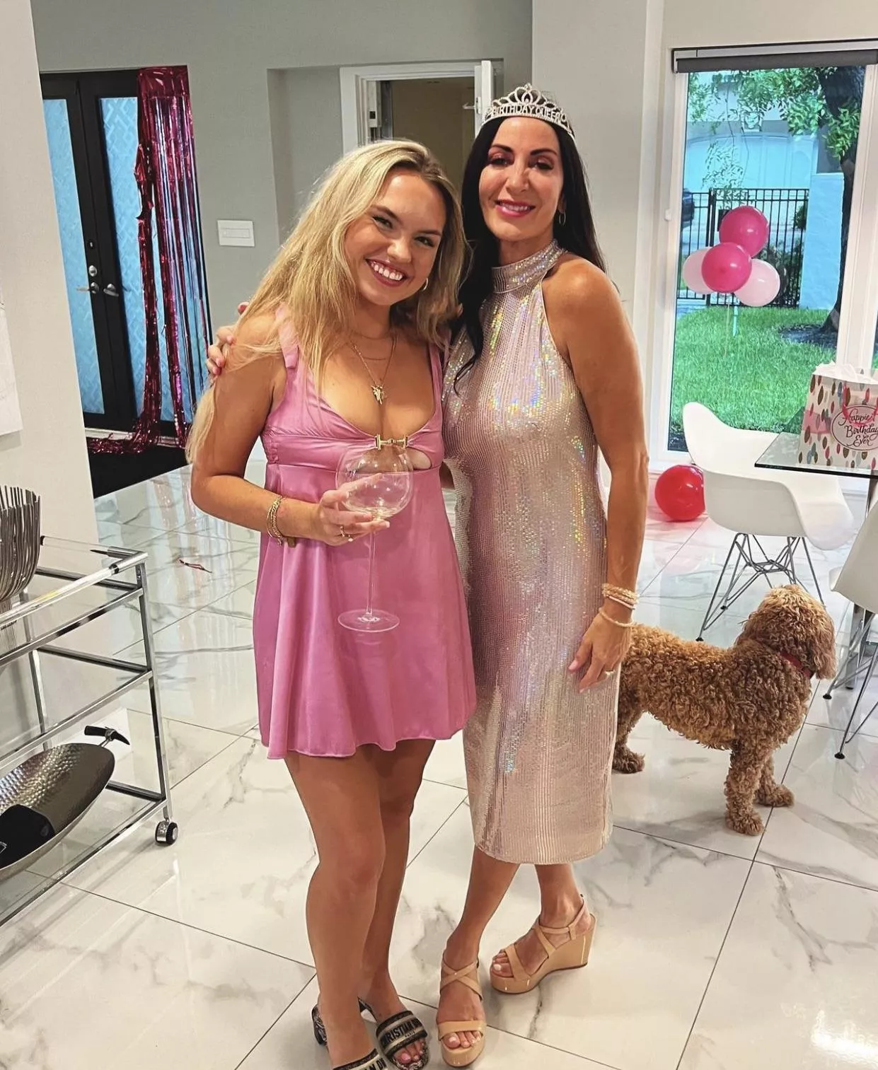 Daughter or mom? [2] posted by tennisa_zelal