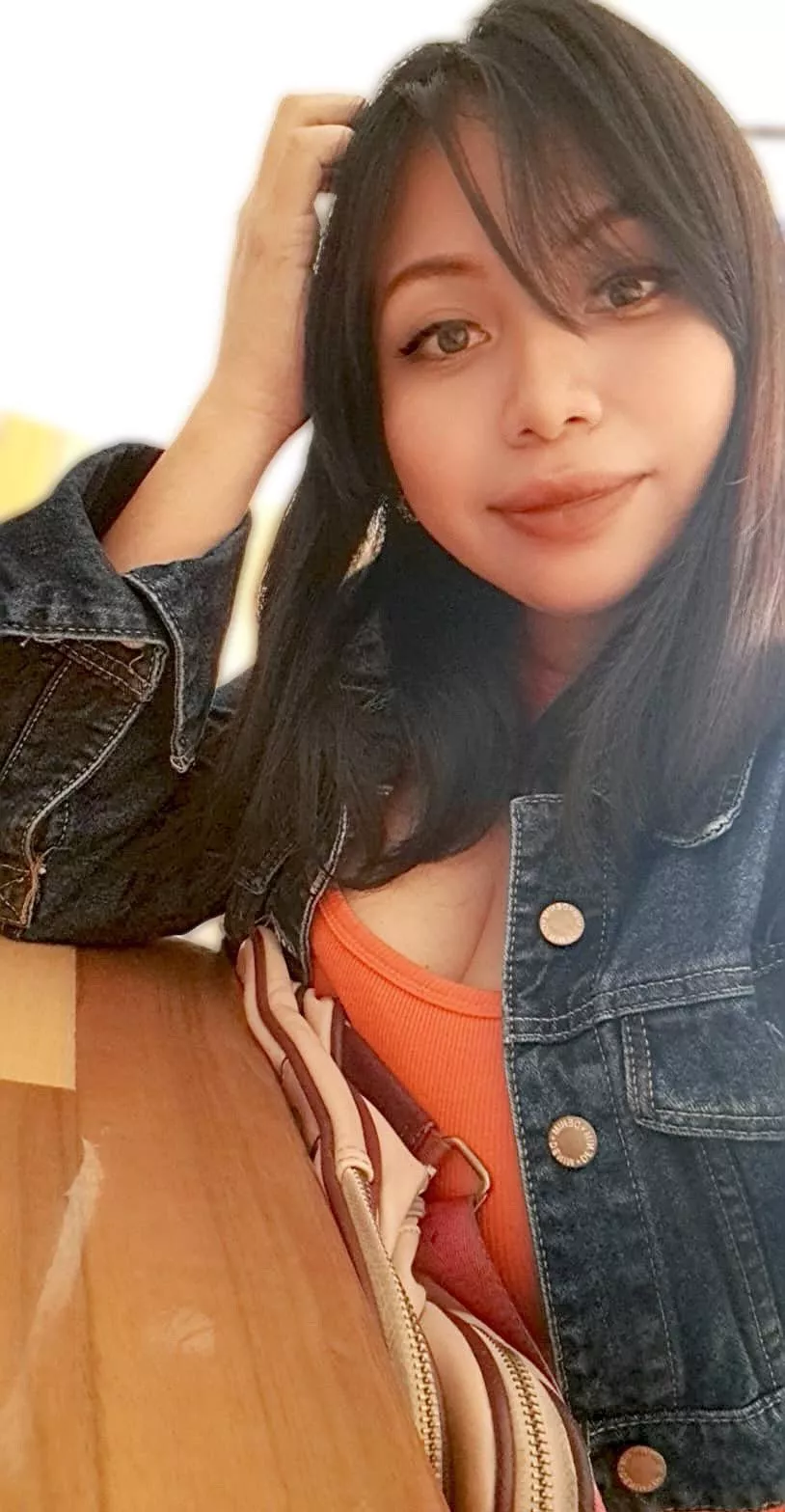 (F) we are at the restaurant waiting for you to order posted by SexyAzucena