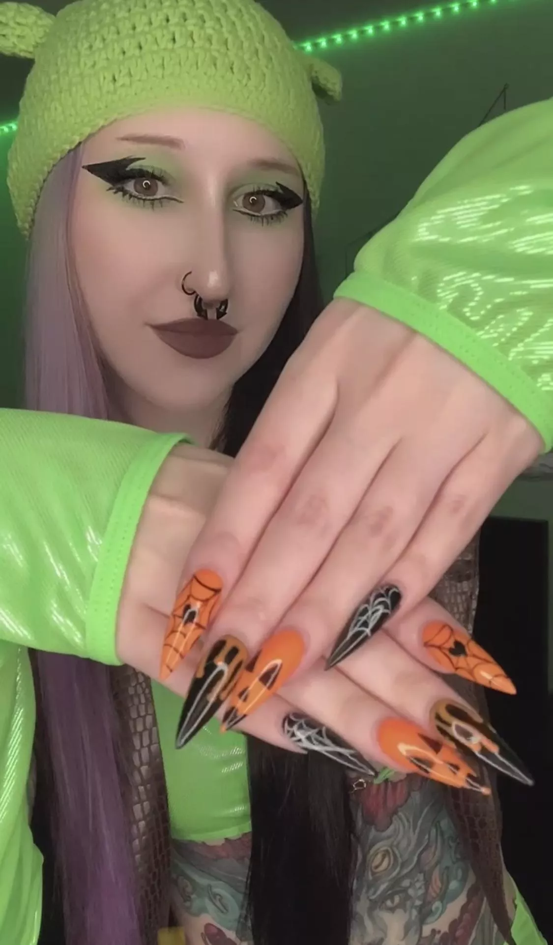 halloween nails 🎃 what do you think? posted by LadyOnyxia