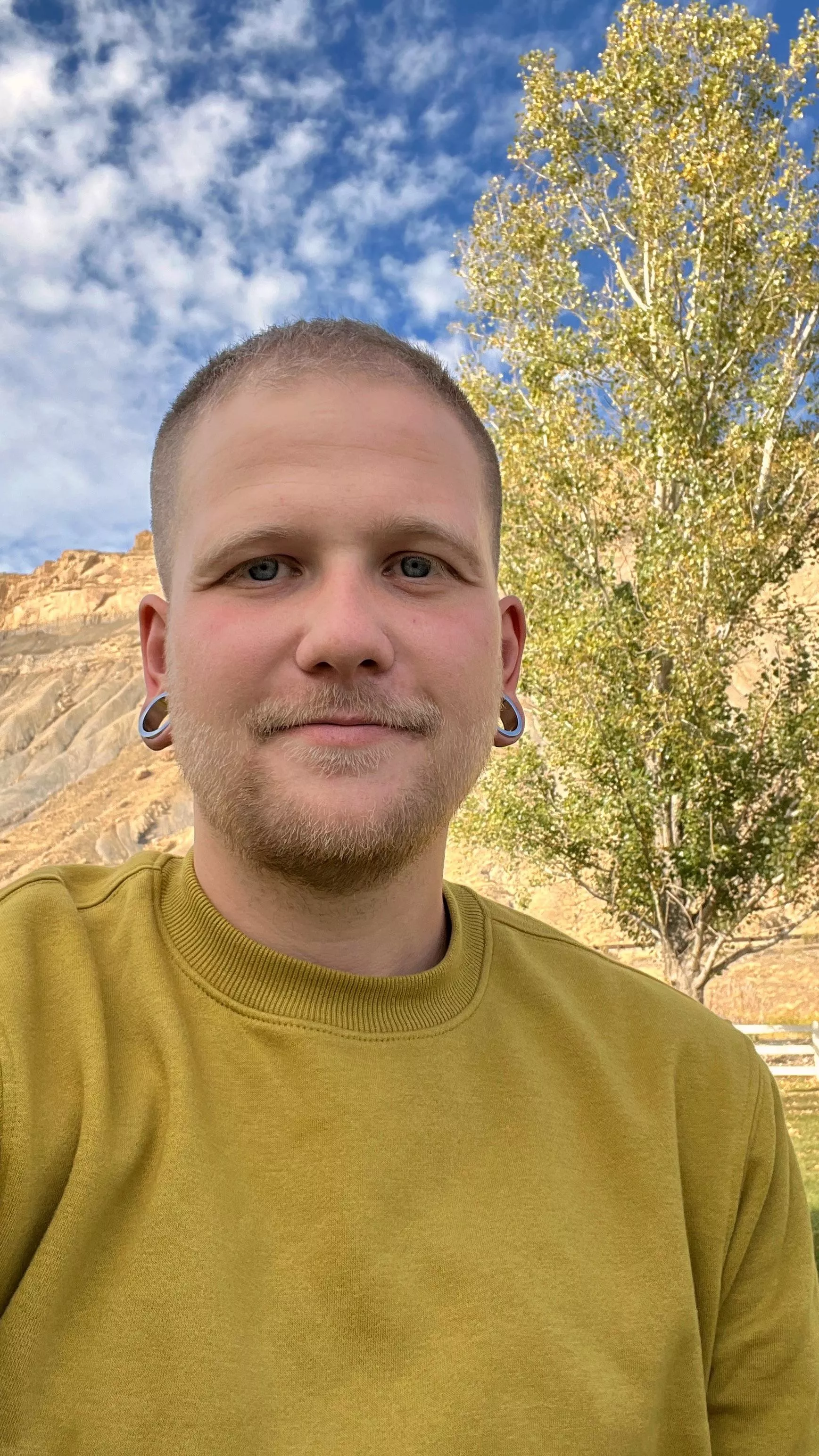 Hope you’re having a great day! posted by dickskinjacketgayboy