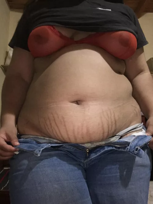 I ate all my dinner today! I love to eat a lot, he wants to be very 🍦🍧🍔 by lumpaschubby