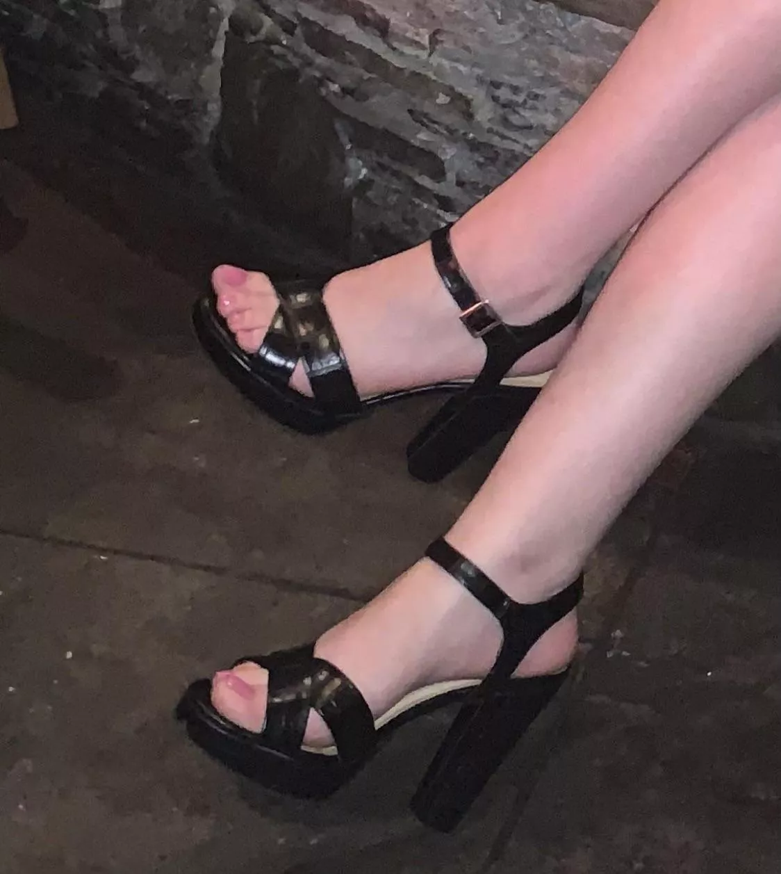 I feel so cute in these heels posted by starsodreamy