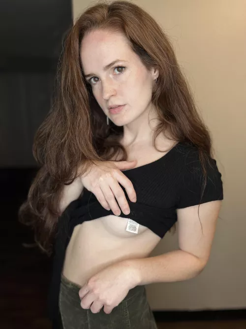 I tried to get a groundbreaking sideboob pic. My plans were foiled… by saltysweetcaroline