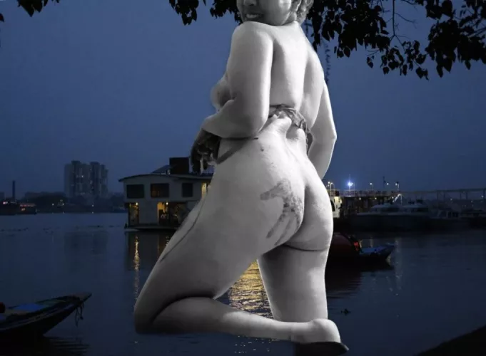 Just to (F)eel that cold breeze on my body. Happy Sunday 🌚 by astrapixie