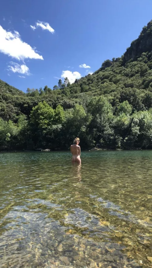 Love to be naked outdoors by Teacher_Sophia