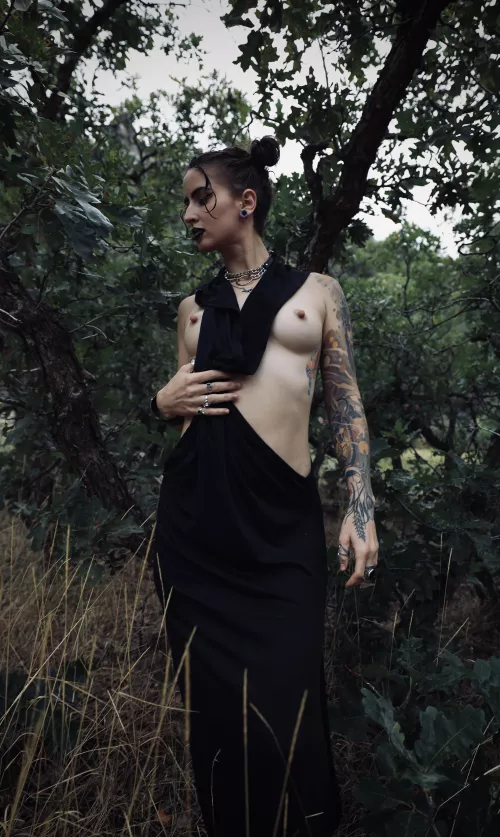 They fall out by drtywlf