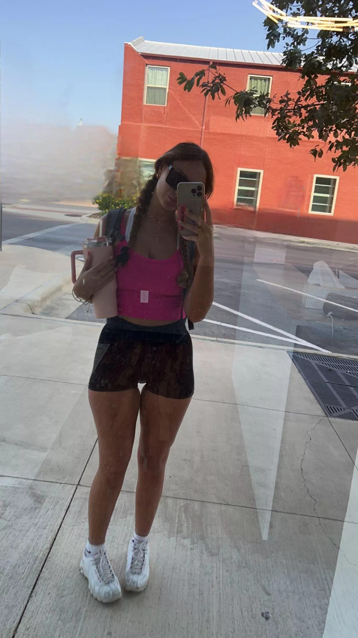 thick thigh gap😝😝 posted by zaeszecret